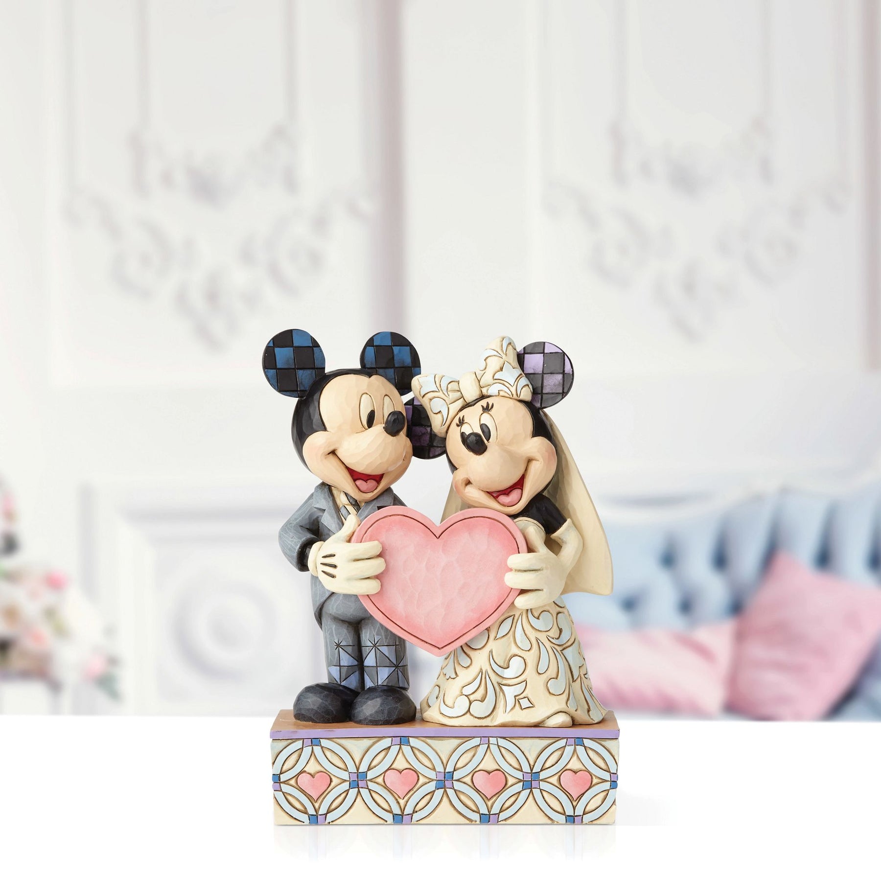 Disney Traditions - Mickey & Minnie Love - Jac's Cave of Wonders