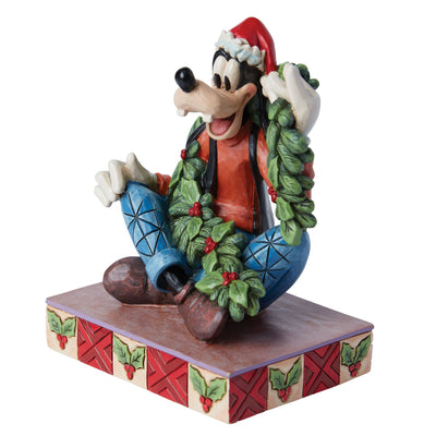 A Goofy Christmas (Goofy Christmas Figurine) - Disney Traditions by Jim Shore